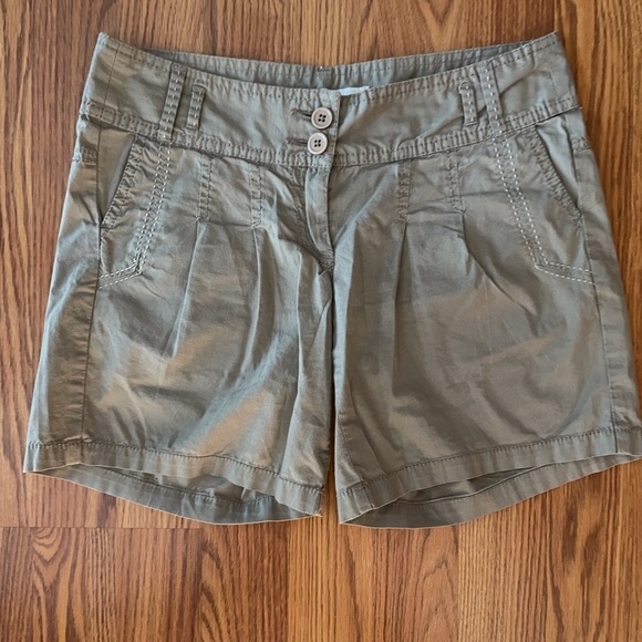 American Rag Green Shorts Size 0 Casual Summer - Picture 1 of 7